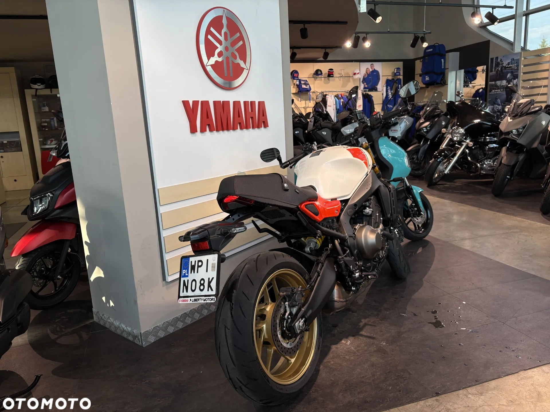 Yamaha XSR - 4