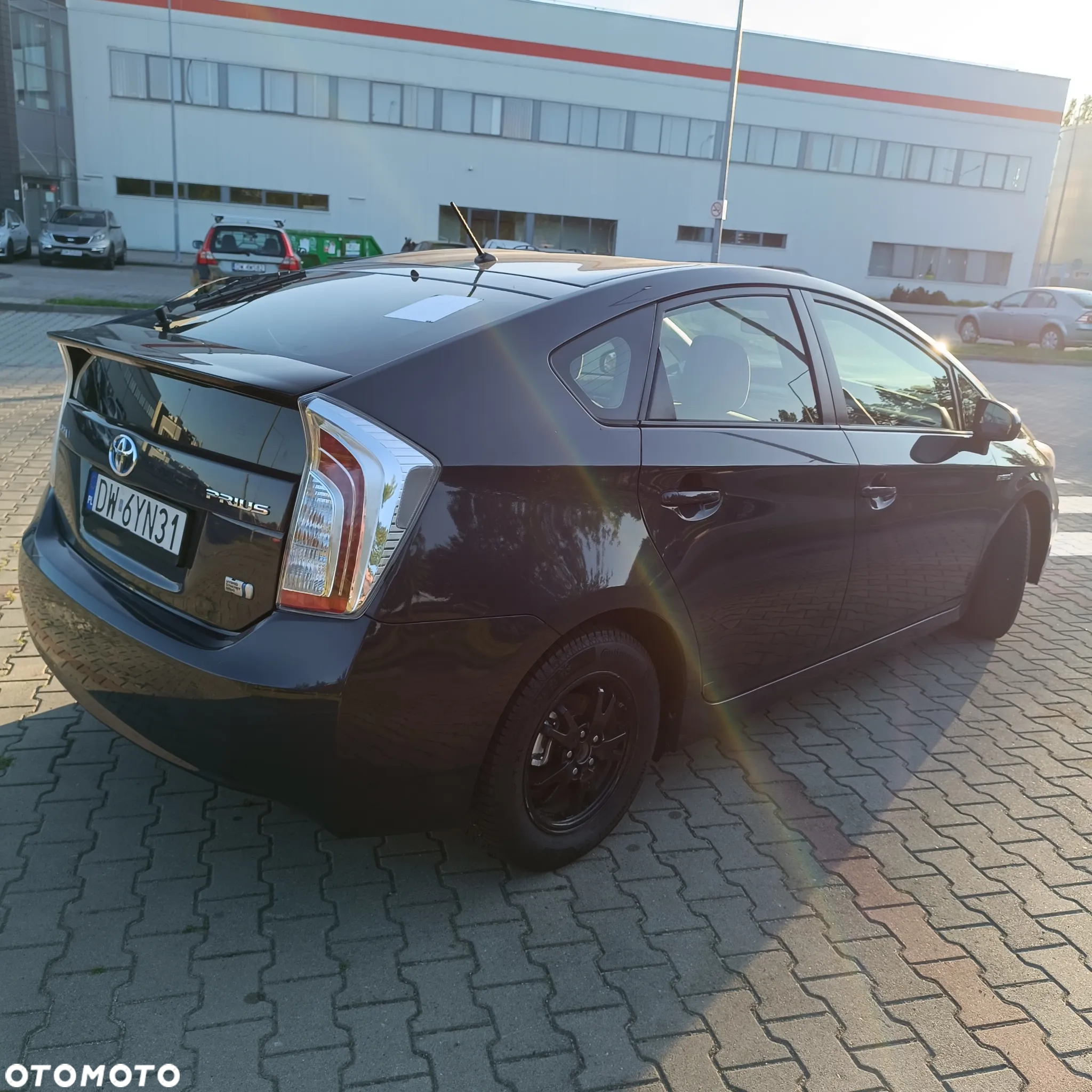 Toyota Prius (Hybrid) Life - 6