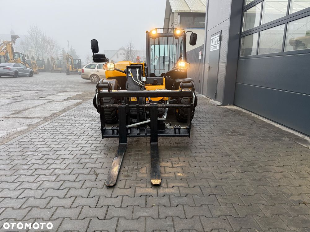 JCB Ładowarka teleskopowa 525-60 TP Hi-Viz , 2024, 40 mtg - 28