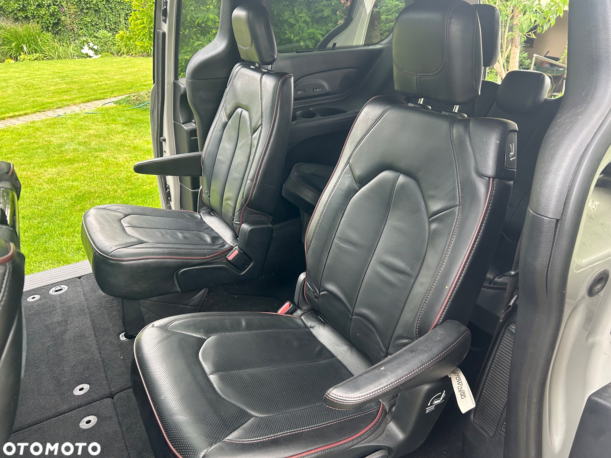 Chrysler Pacifica - 9