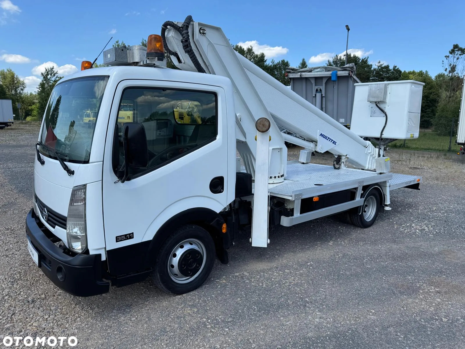 Nissan Cabstar 35,11 Zwyżka 20 ALU - 18