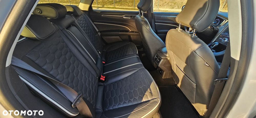 Ford Mondeo 2.0 Hybrid Vignale - 15