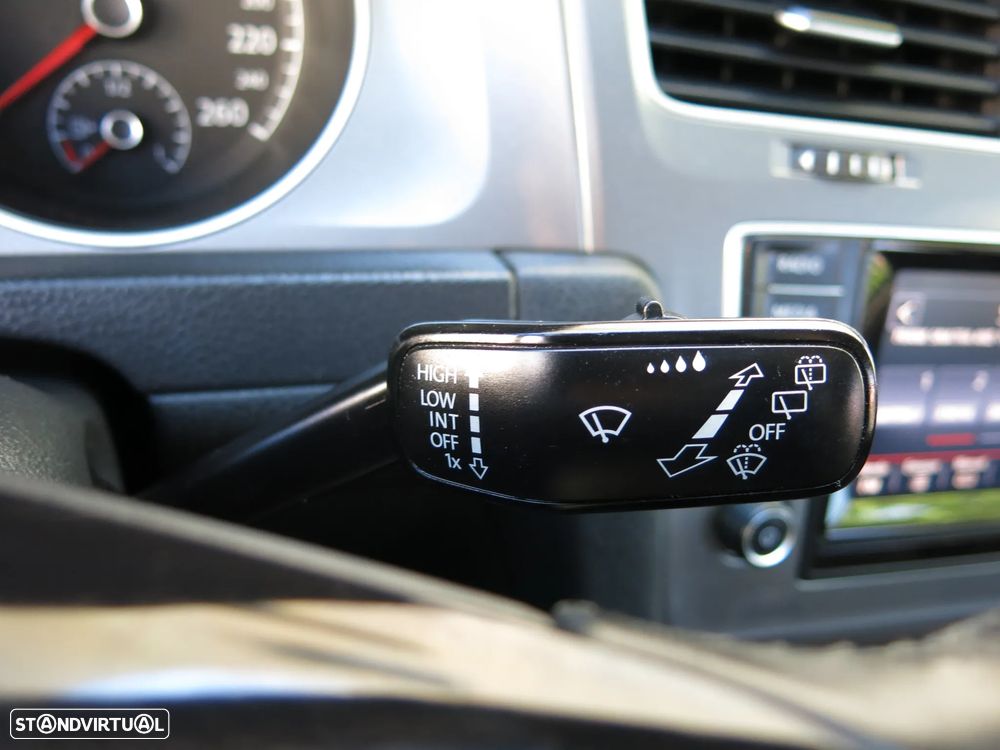 VW Golf 1.6 TDI Confortline - 11