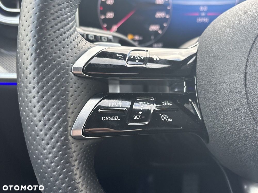 Mercedes-Benz GLC - 24