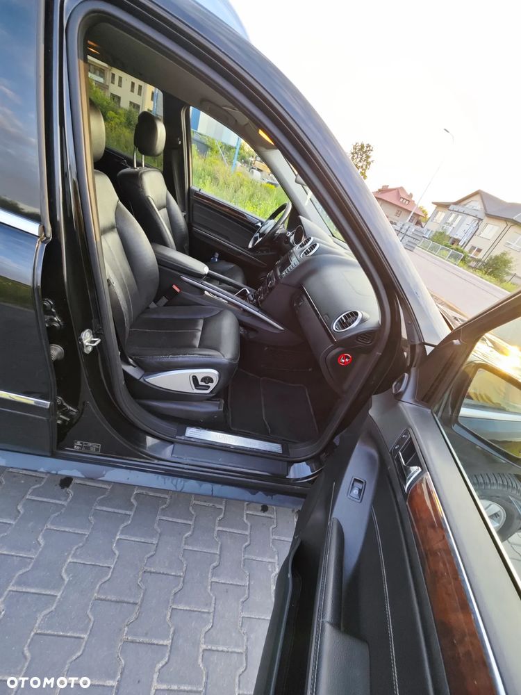 Mercedes-Benz GL - 11