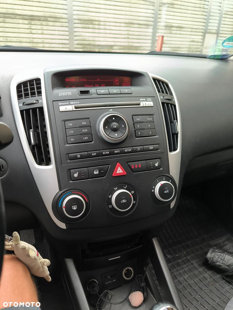 Kia Ceed 1.6 L - 10