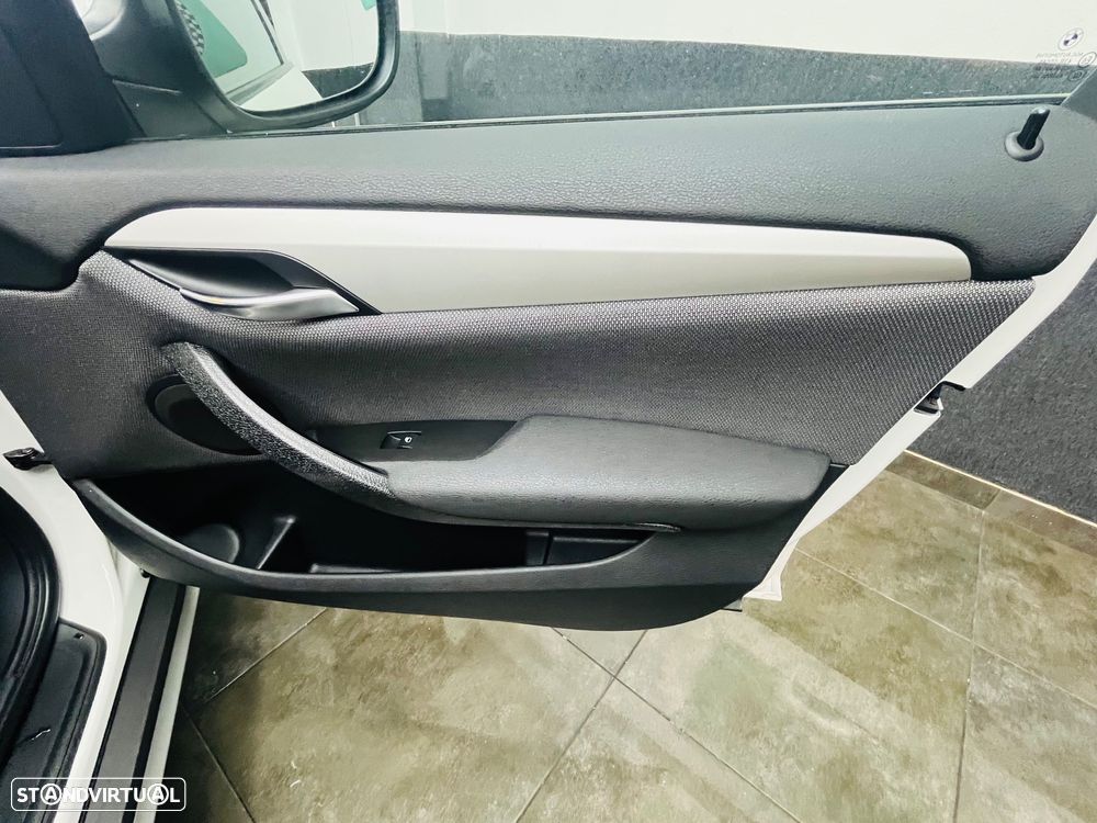 BMW X1 18 d xDrive Pack M - 35