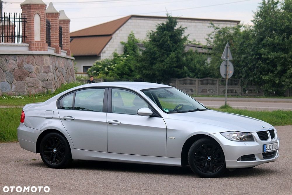 BMW Seria 3 318i Edition Exclusive - 18