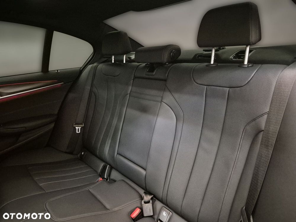 BMW Seria 5 540d xDrive mHEV M Sport sport - 18
