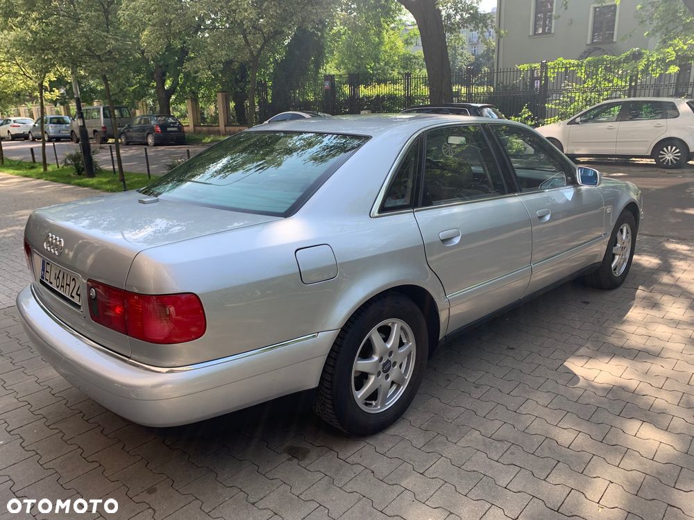Audi A8 4.2 Quattro - 12