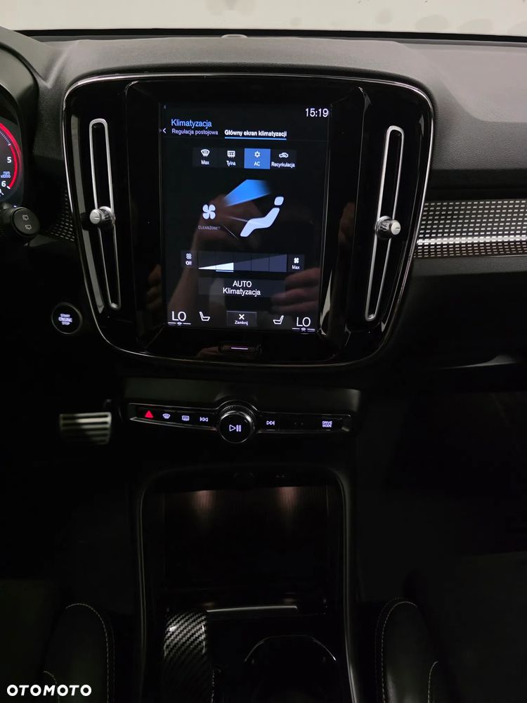 Volvo XC 40 D4 AWD R-Design - 12