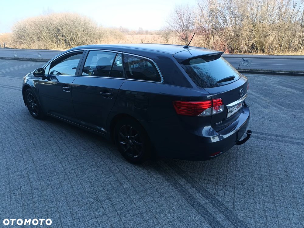 Toyota Avensis 1.8 Luna EU5 - 6