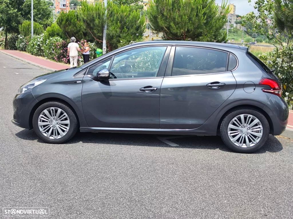 Peugeot 208 1.2 PureTech Style - 12
