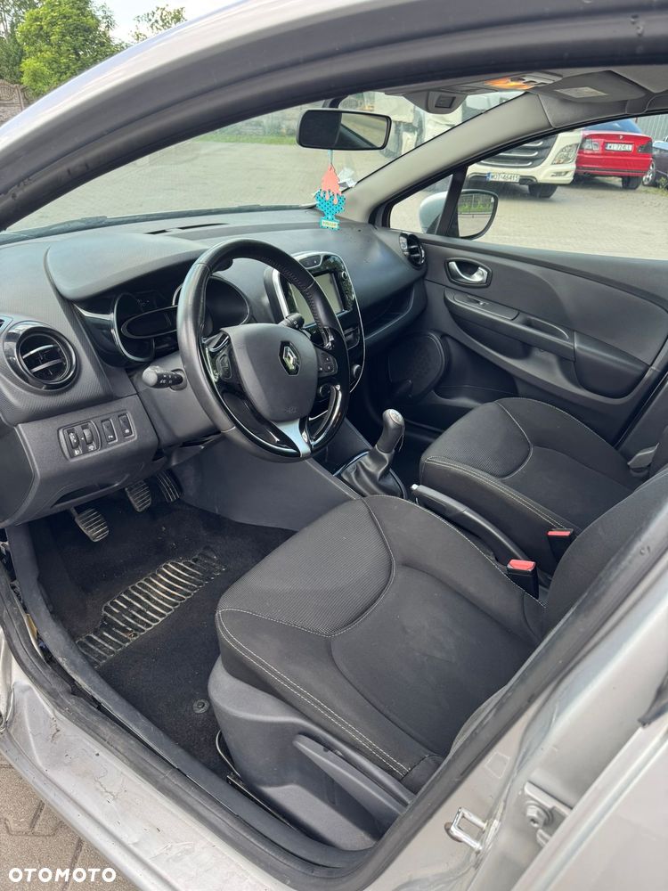 Renault Clio - 10