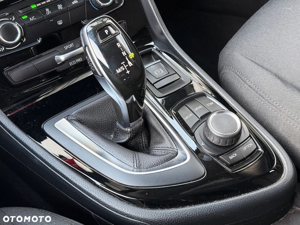 BMW Seria 2 218i - 20