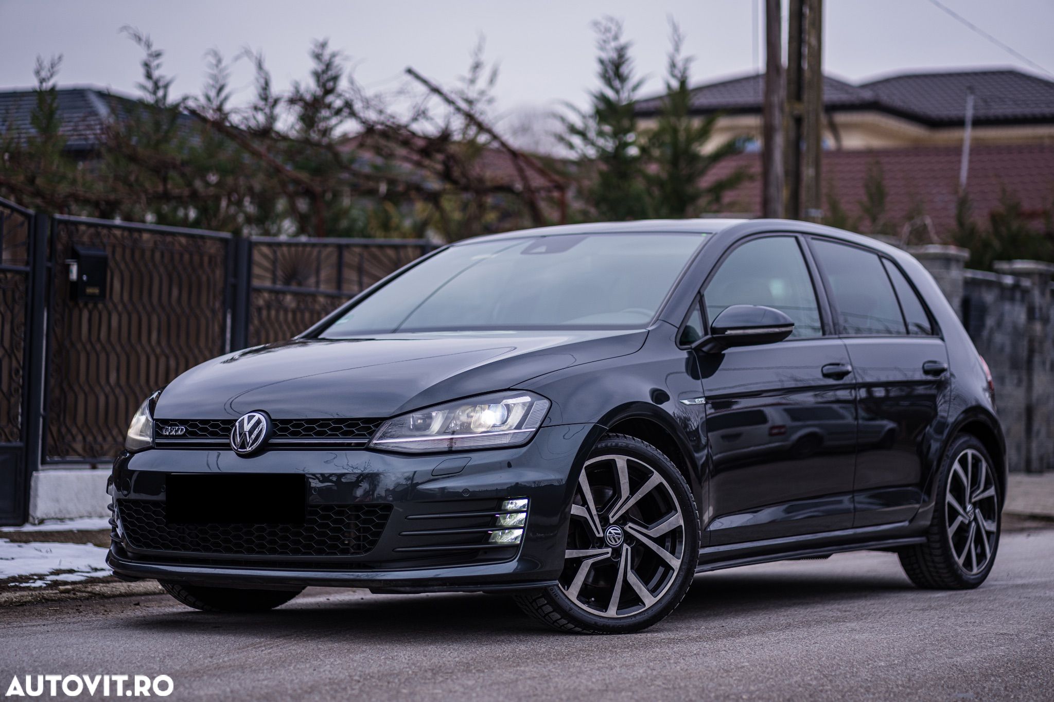 Volkswagen Golf 2.0 TDI GTD - 1