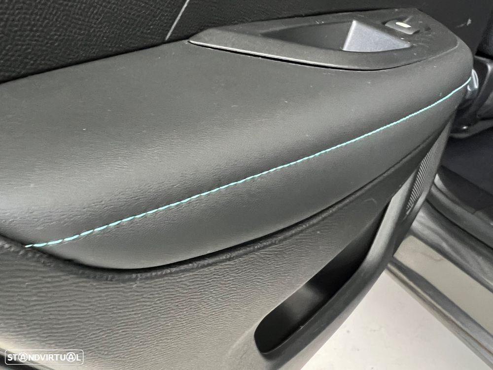 Peugeot 2008 1.2 PureTech Allure Pack EAT8 - 11