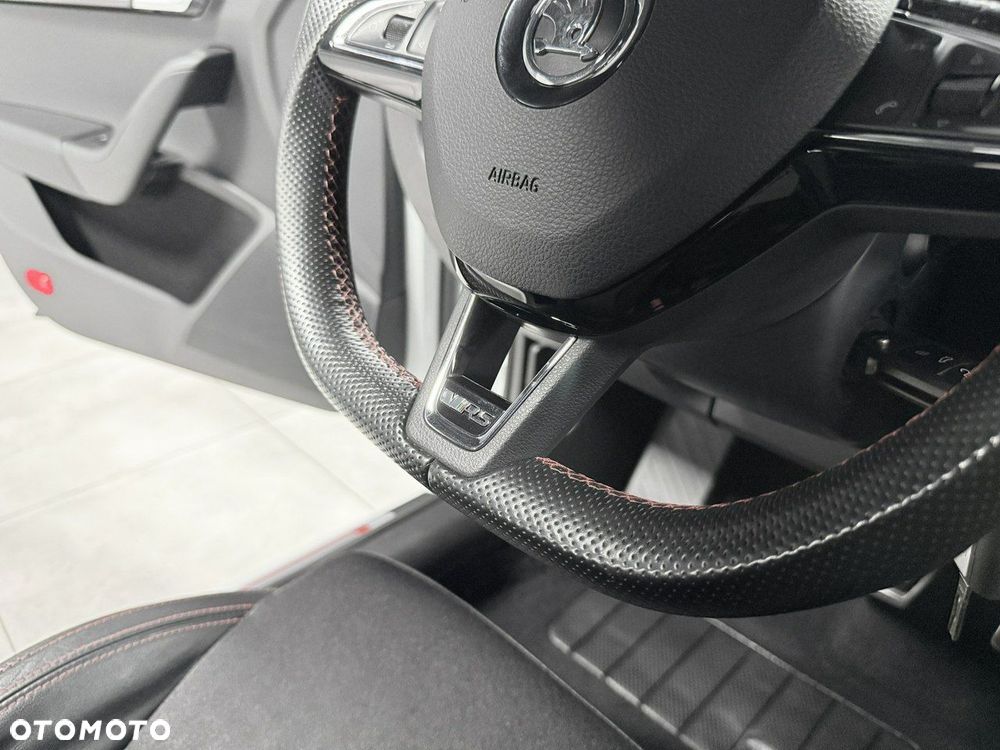 Skoda Octavia 2.0 TDI RS Challenge DSG - 35