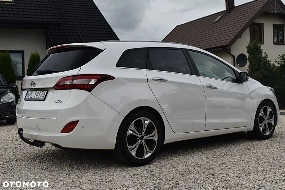 Hyundai i30 i30cw 1.6 CRDi Fifa World Cup Edition - 8
