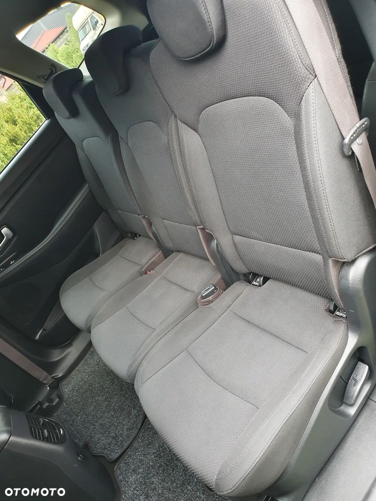 Kia Carens 1.6 GDI Dream-Team Edition - 23