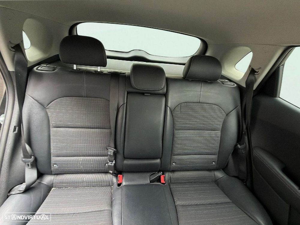 Kia Niro 1.6 GDi HEV Urban - 18