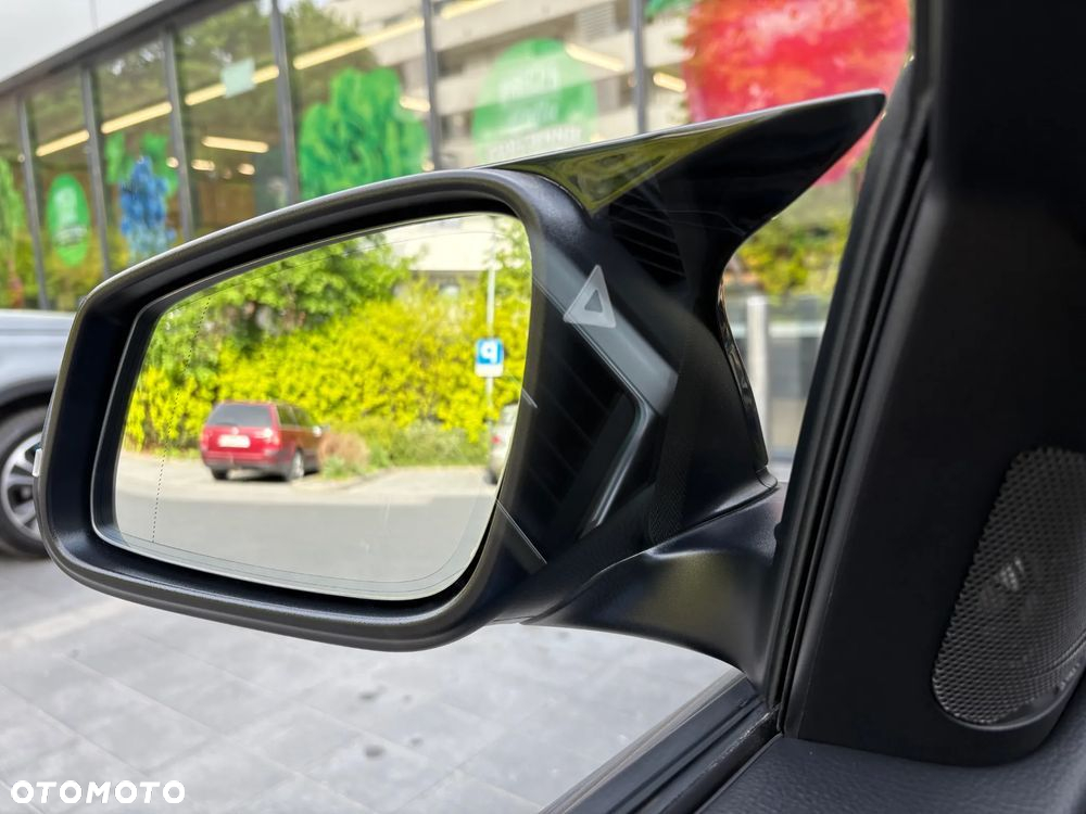 BMW Seria 3 330i xDrive Sport Line - 13