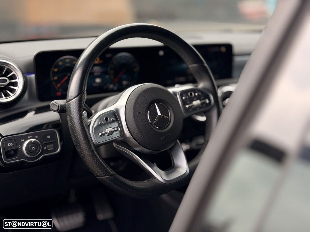 Mercedes-Benz A 250 e AMG Line - 12