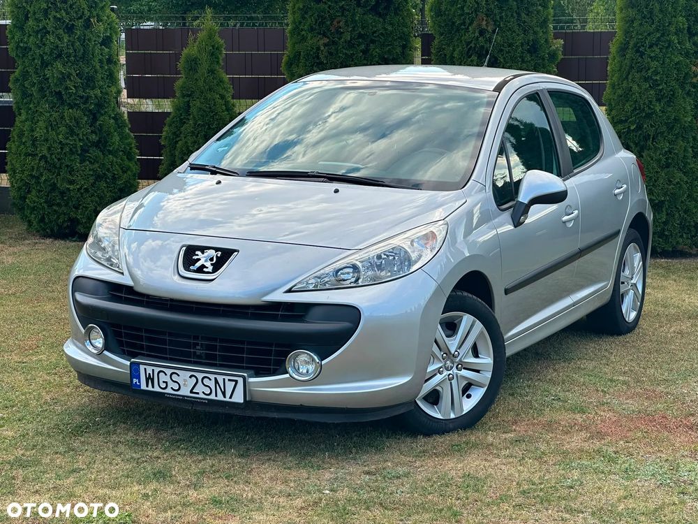 Peugeot 207 - 1