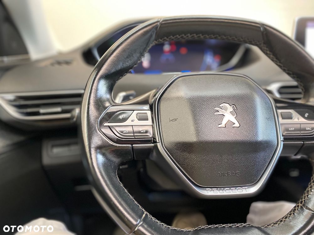Peugeot 5008 2.0 BlueHDi Allure Pack S&S EAT8 - 28