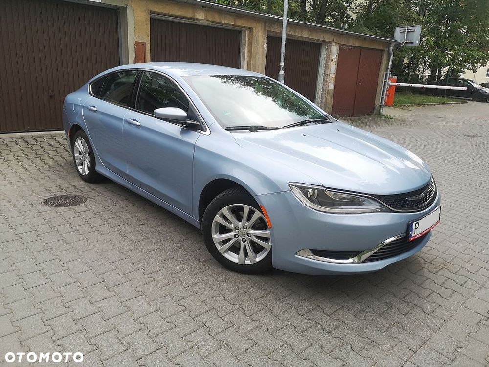 Chrysler 200 - 1