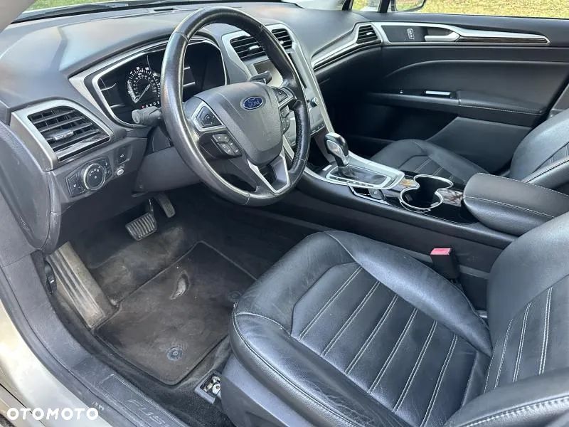 Ford Fusion - 7