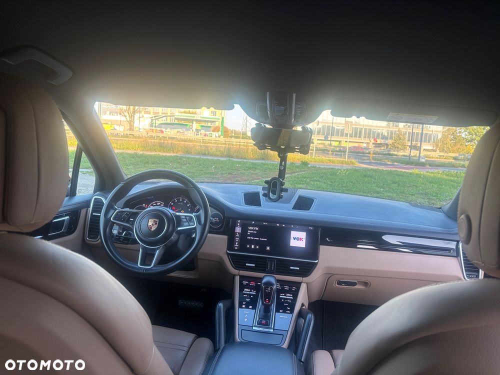 Porsche Cayenne Standard - 21