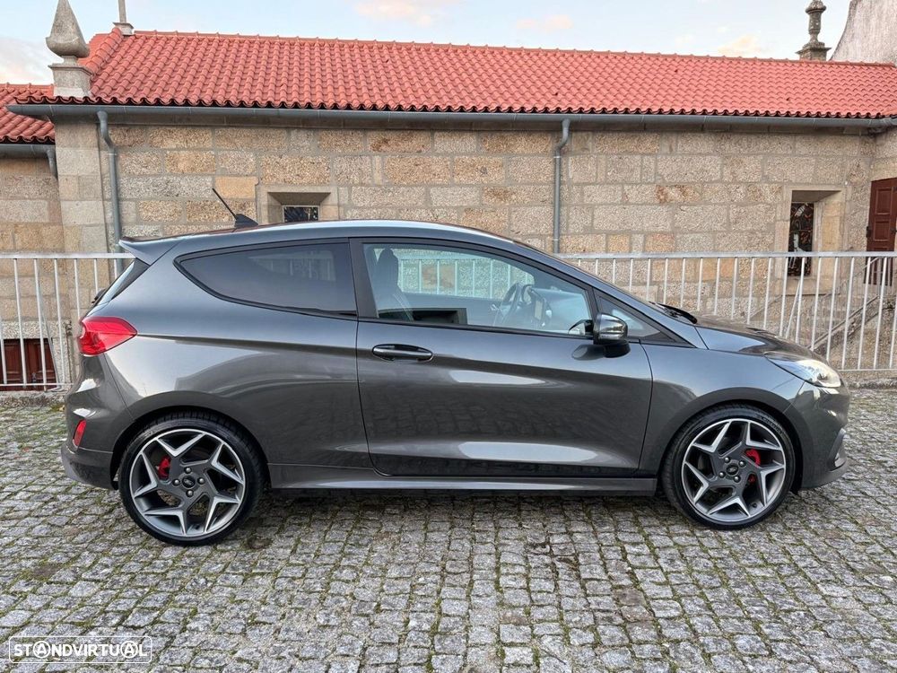 Ford Fiesta 1.5 EcoBoost ST - 23