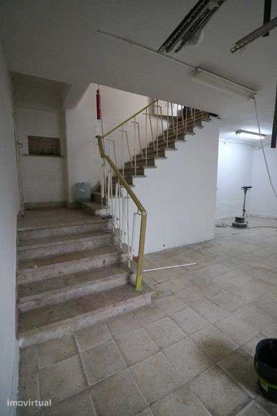 Loja de Esquina com 2 Frentes e Grande Montra – Estefânia / Arroios - Grande imagem: 5/12