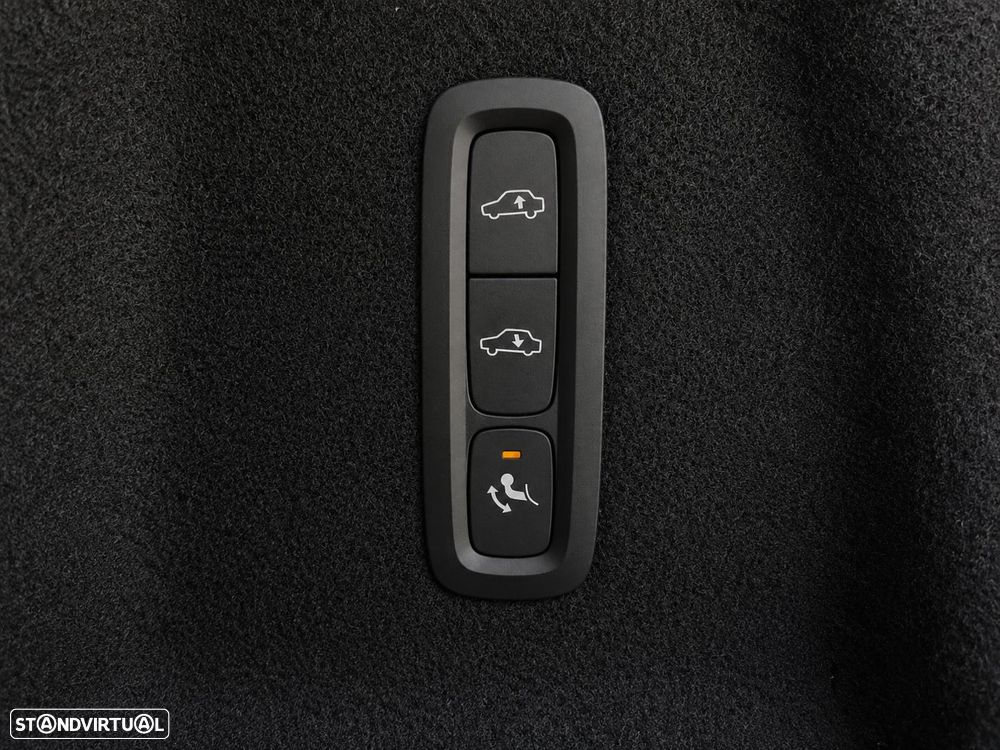 Volvo XC 60 T8 AWD Recharge Plus Black Edition - 21