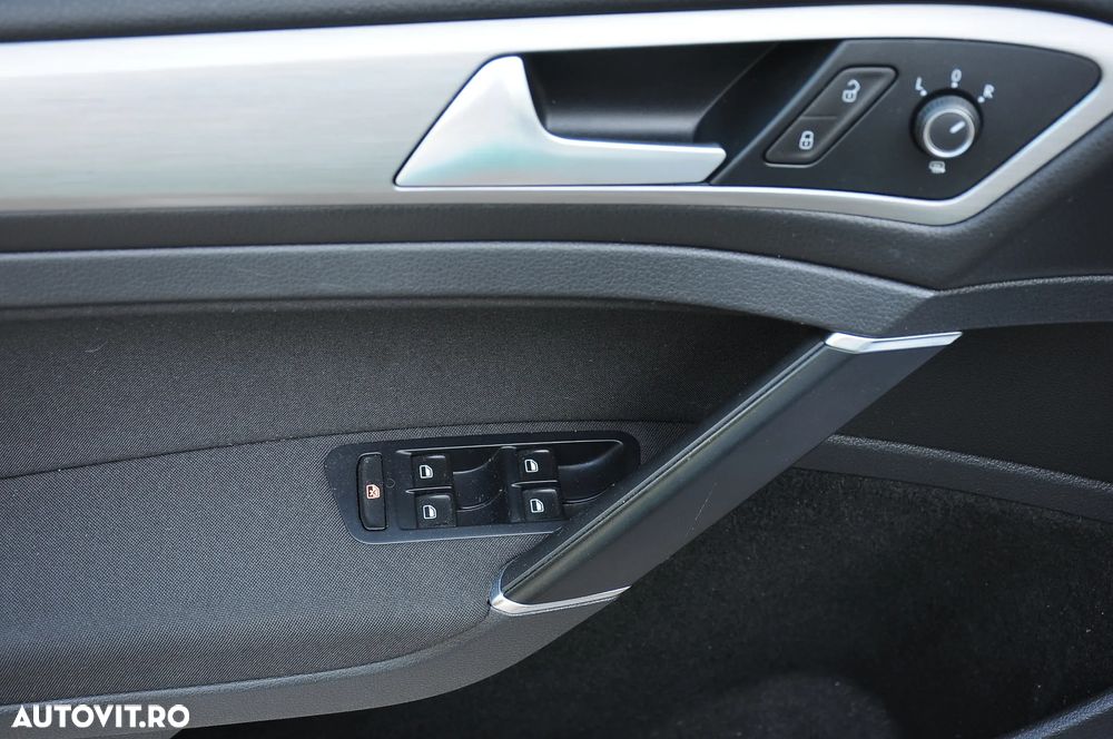 Volkswagen Golf Variant 2.0 TDI (BlueMotion Technology) Highline - 9