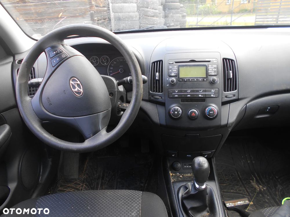 HYUNDAI I30 1.6 CRDI CW KOMBI 10R. LIFT KOD SILNIKA D4FB KOD LAKIEU 9D - 4