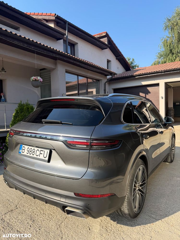 Porsche Cayenne Standard - 2