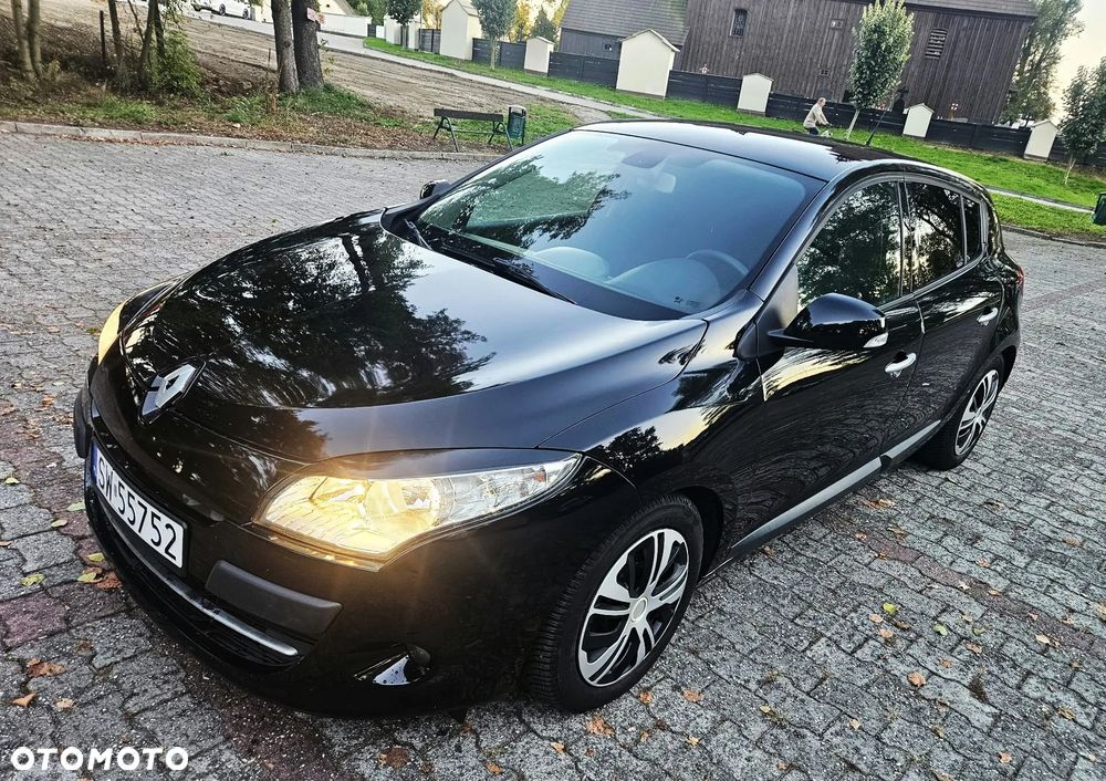Renault Megane 2011 photo 2