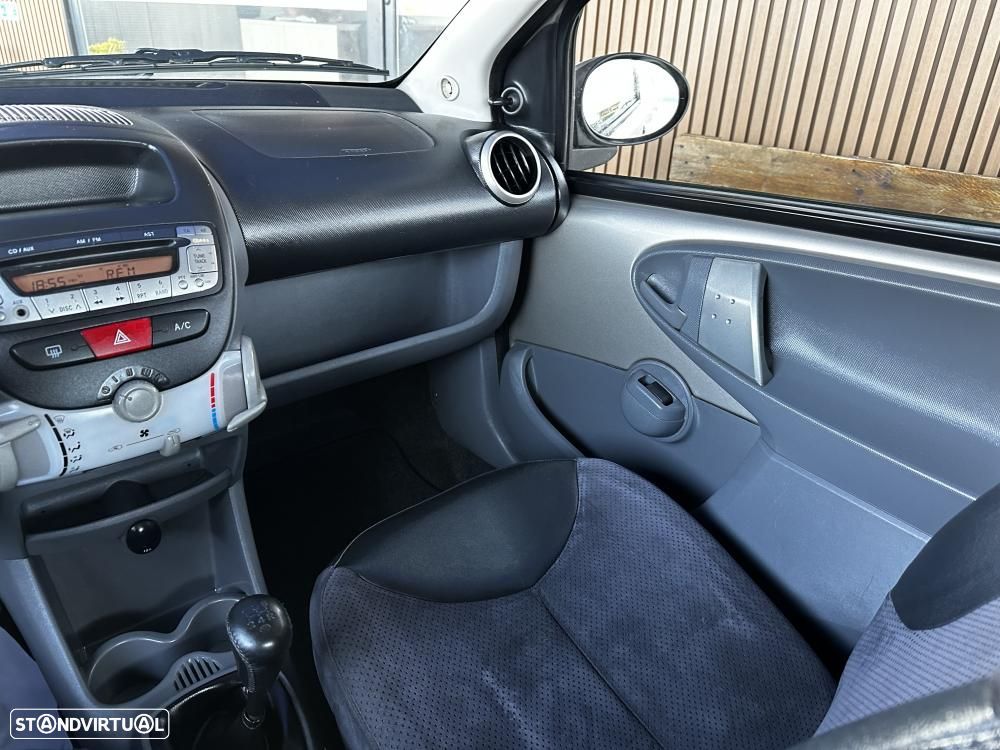 Toyota Aygo 1.0 Style Pack - 24