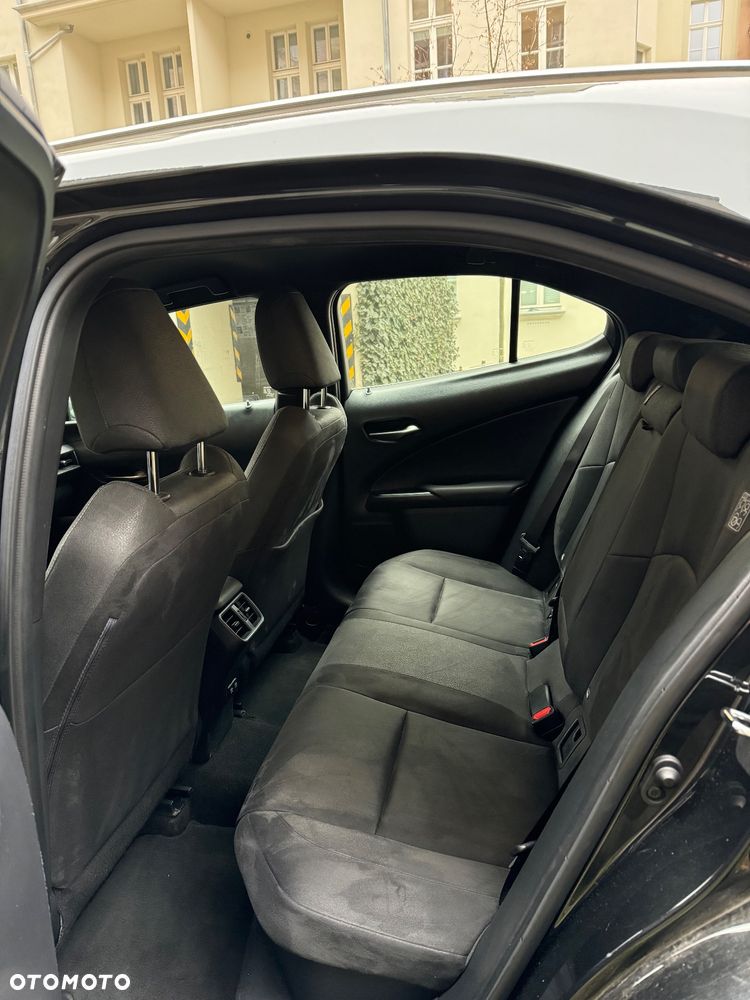 Lexus UX 250h Business Edition - 14