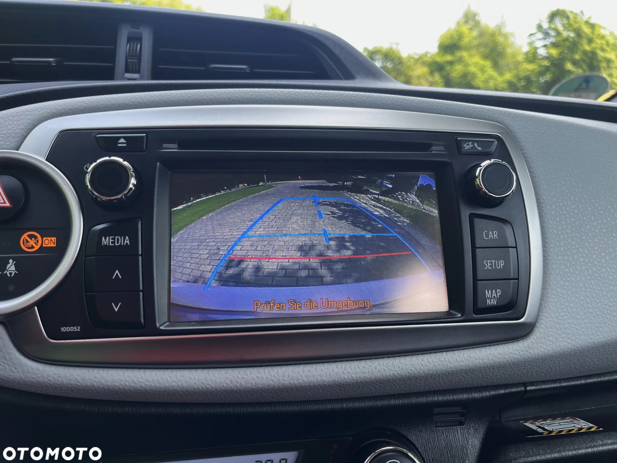 Toyota Yaris Hybrid 100 Premium - 24