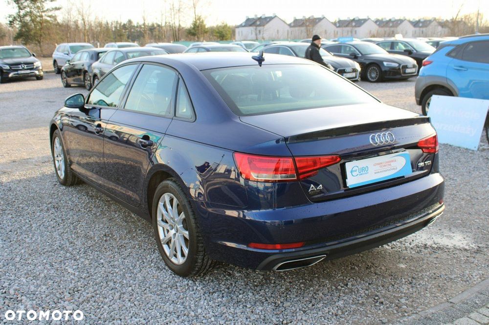 Audi A4 Limousine - 9