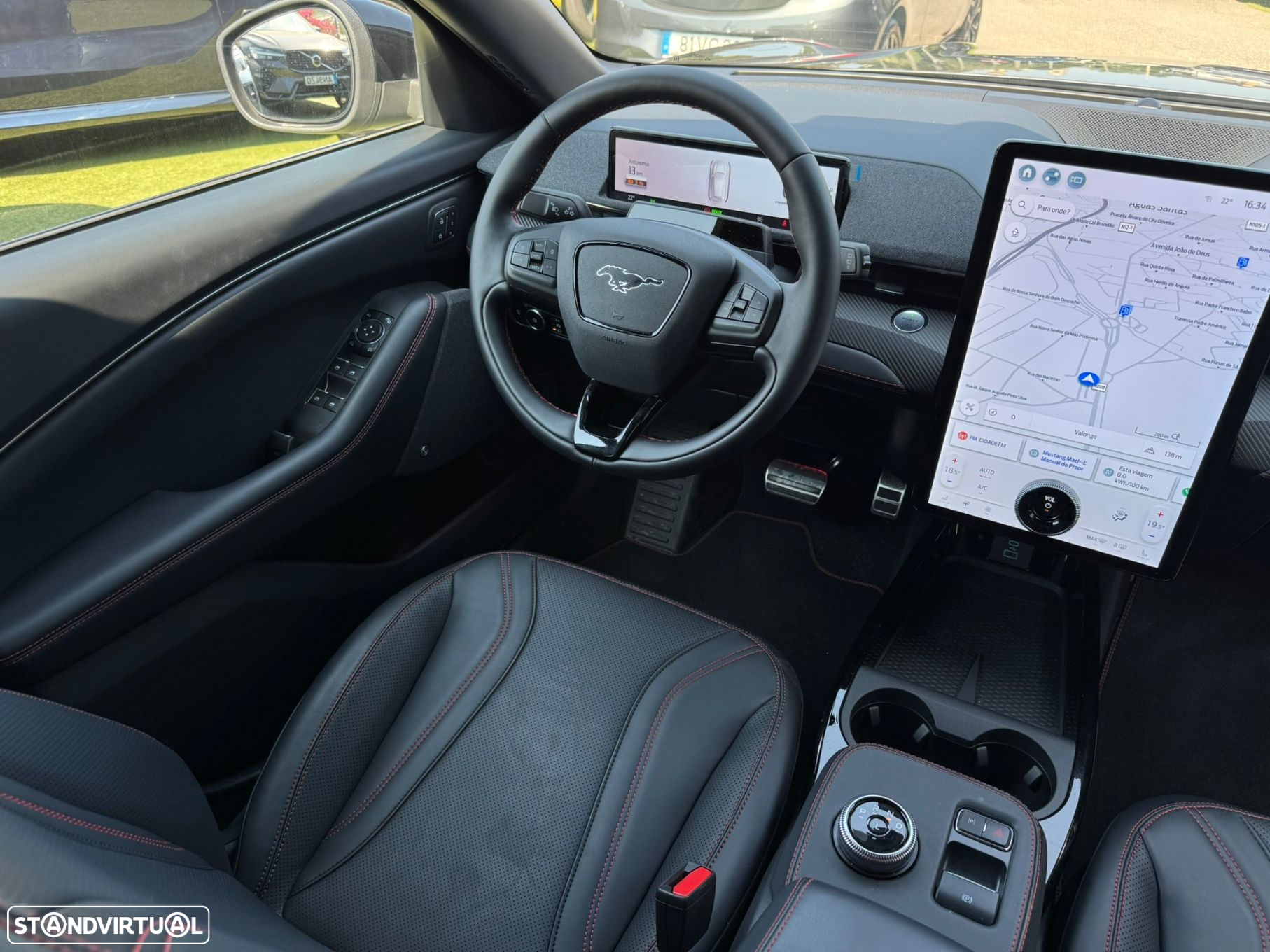Ford Mustang Mach-E 72.6 kWh Premium AWD - 28