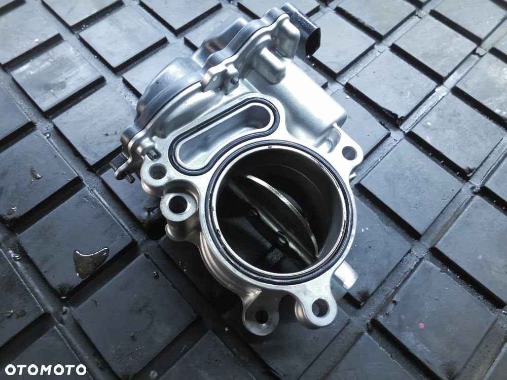 PRZEPUSTNICA 05L128063E AUDI Q5 80A 2.0TDI - 1