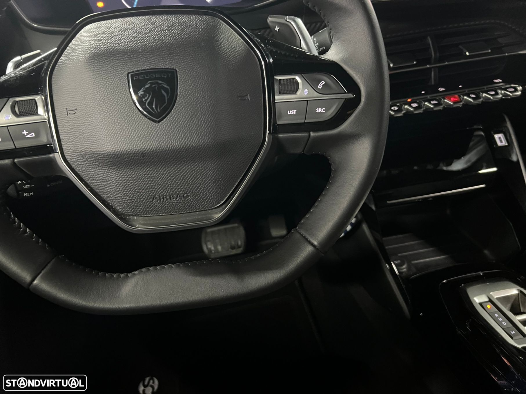 Peugeot 2008 1.2 PureTech Allure Pack EAT8 - 22