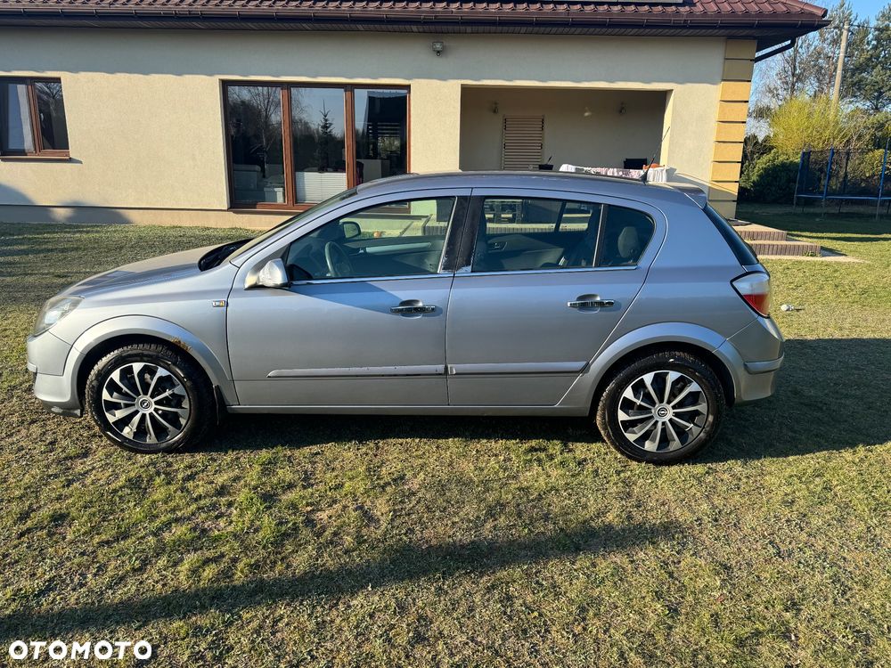 Opel Astra 1.4 Essentia - 5