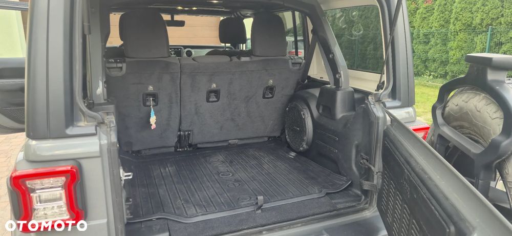 Jeep Wrangler - 15