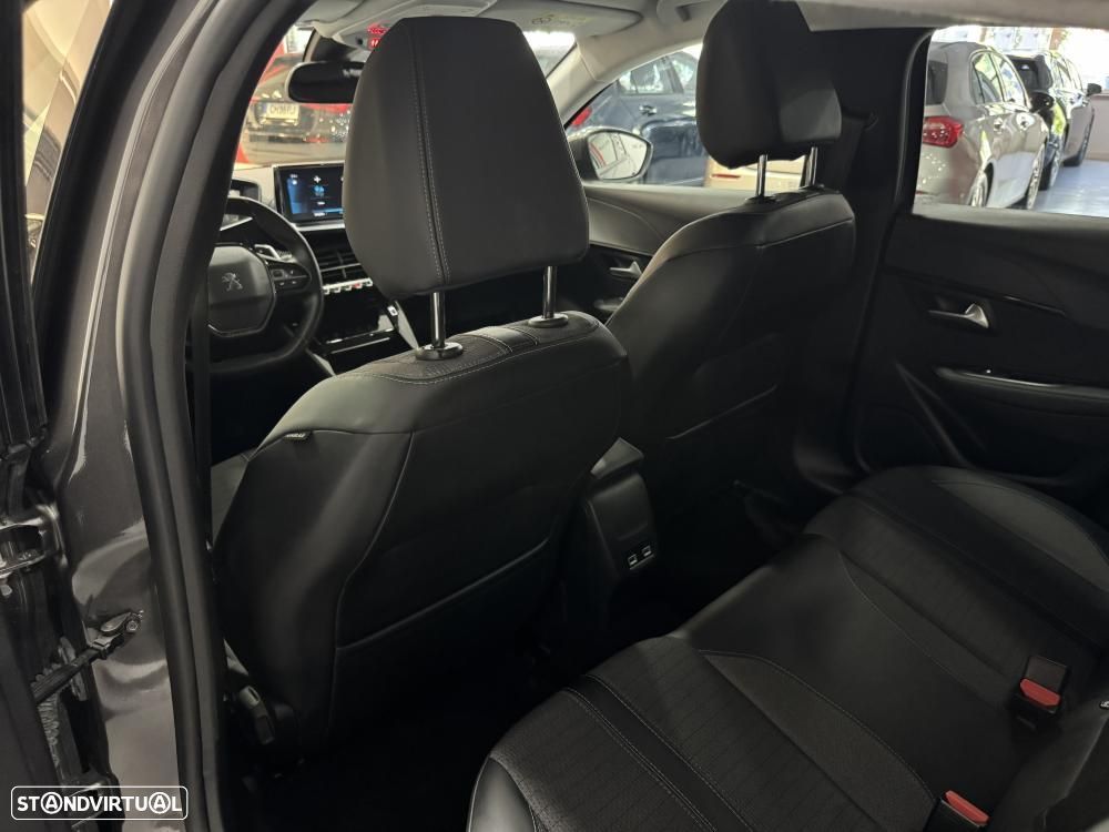 Peugeot 208 1.2 PureTech Allure EAT8 - 43