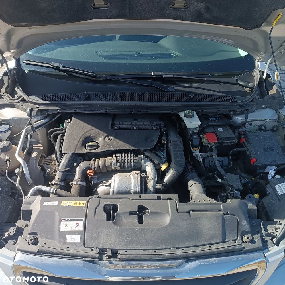 Peugeot 308 1.6 BlueHDi Allure S&S - 16